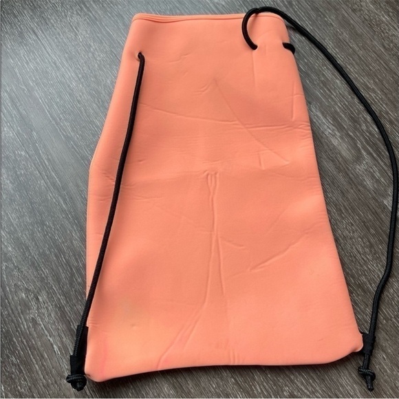 Triangl Swimwear bikini bottom & bag. Medium - Picture 12 of 15